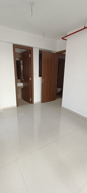 Building Lobby in 1.5 BHK Apartment at Sunteck City Avenue 2, Goregaon West – for Sale