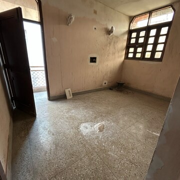 Room in 2 BHK Builder Floor at Amrit Nagar – for Rent