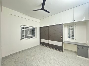 Room in 2 BHK Builder Floor at Sri Sai Nilayam HSR, Hsr Layout – for Rent