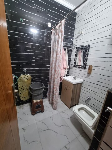 Master Bedroom in 4 BHK Builder Floor at BPTP Park Central, Sector 85 – for Sale