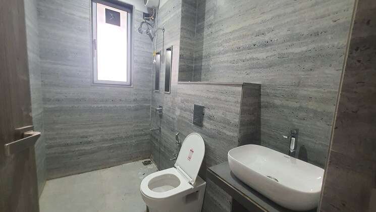 Bathroom, rishabraj-blue-lotus 2 Bedroom 749 Sq.Ft. Apartment In Khar West Mumbai 8034039