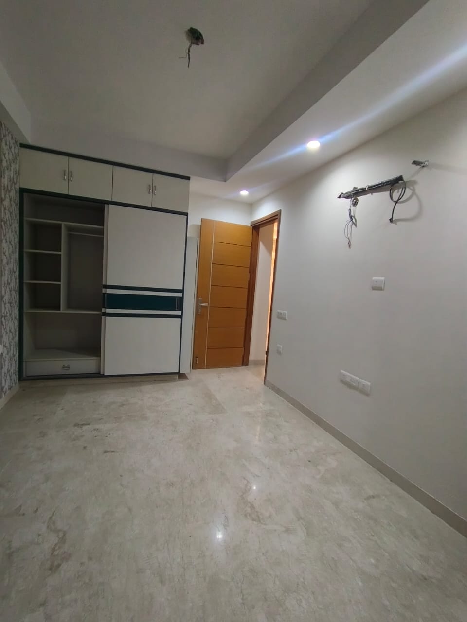 3.5 BHK + Pooja Room,Servant Room,Study Room,Extra Room Builder Floor For Sale in Paschim Vihar