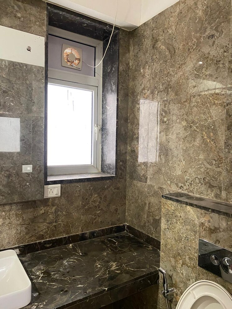 Bathroom, lnt-crescent-bay-t3 2 Bedroom 788 Sq.Ft. Apartment In Parel Mumbai 8034085