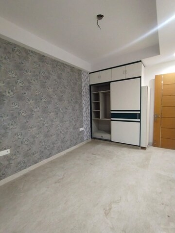 Room in 2 BHK Builder Floor at Paschim Vihar – for Rent