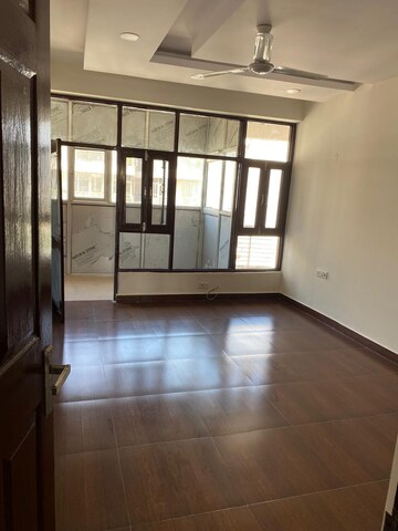 Room in 3.5 BHK Apartment at AEZ Aloha, Sector 57 – for Rent