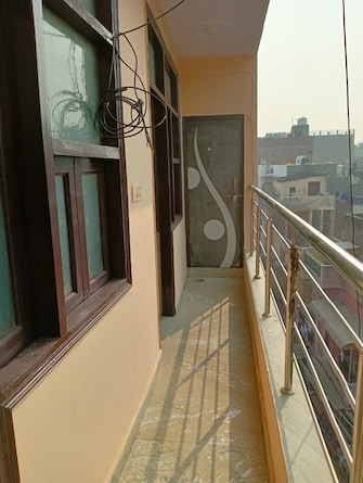 2 BHK Apartment For Rent in Roshanara Road Delhi  8034167