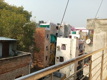 2 BHK Apartment – Exterior View View at Roshanara Road - for Rent
