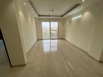 Room in 3.5 BHK Apartment at Orchid Island, Sector 51 – for Rent