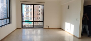 Room in 3 BHK Apartment at Unitech Fresco, Sector 50 – for Rent