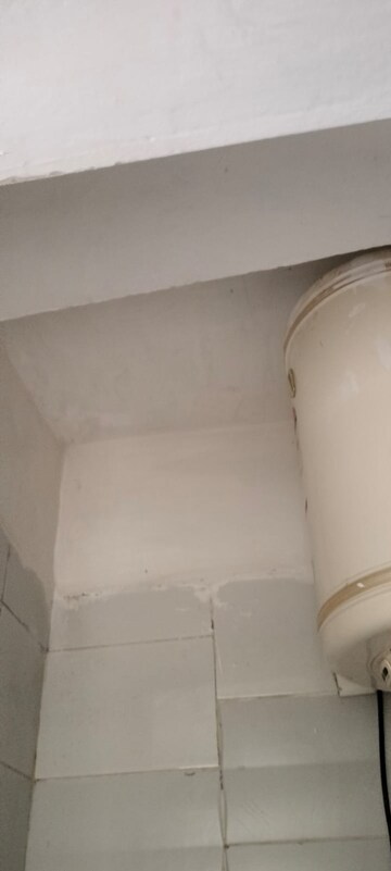 Room in 3 BHK Apartment at Unitech Fresco, Sector 50 – for Rent