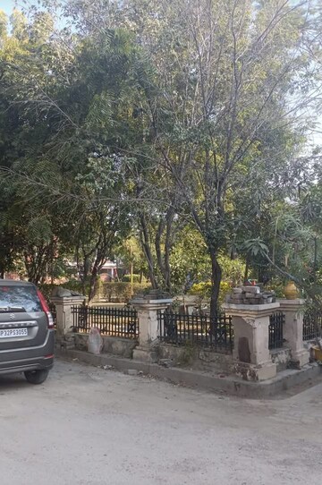 Parking in 3 BHK Villa at Eldeco Udyan II, Raebareli Road – for Sale
