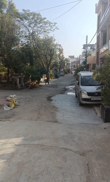 Parking in 3 BHK Villa at Eldeco Udyan II, Raebareli Road – for Sale