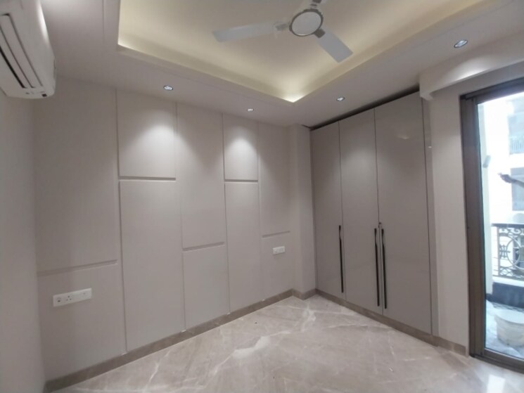 Room, sarvapriya vihar 3 Bedroom 150 Sq.Yd. Builder Floor In Sarvapriya Vihar Delhi 8034213