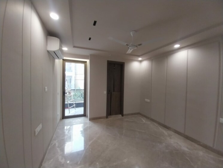 Room, sarvapriya vihar 3 Bedroom 150 Sq.Yd. Builder Floor In Sarvapriya Vihar Delhi 8034213