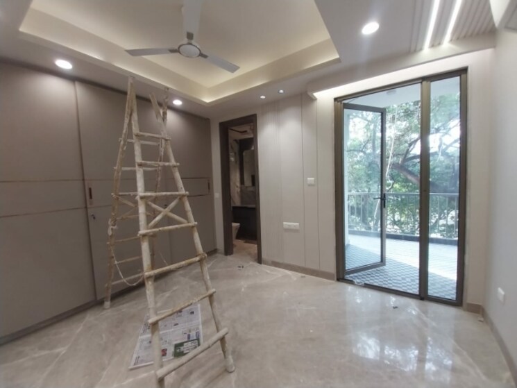 Room, sarvapriya vihar 3 Bedroom 150 Sq.Yd. Builder Floor In Sarvapriya Vihar Delhi 8034213