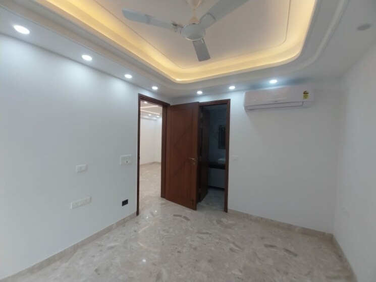 Room, sarvapriya vihar 3 Bedroom 170 Sq.Yd. Builder Floor In Sarvapriya Vihar Delhi 8034228