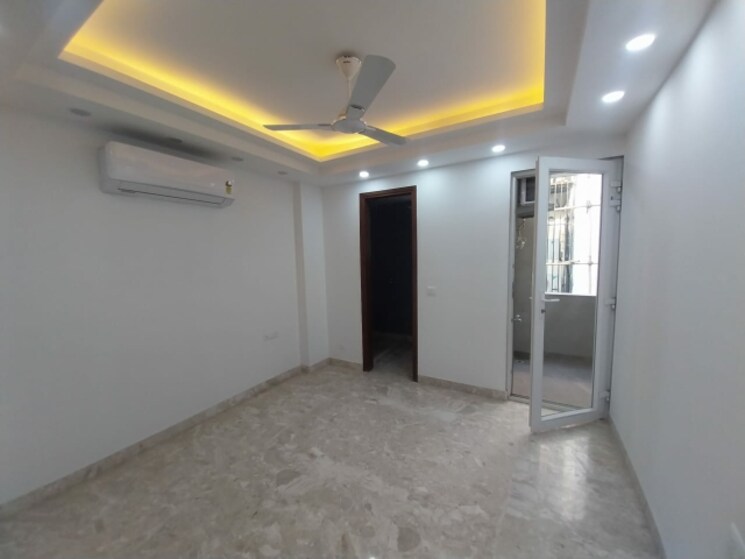 Room, sarvapriya vihar 3 Bedroom 170 Sq.Yd. Builder Floor In Sarvapriya Vihar Delhi 8034228