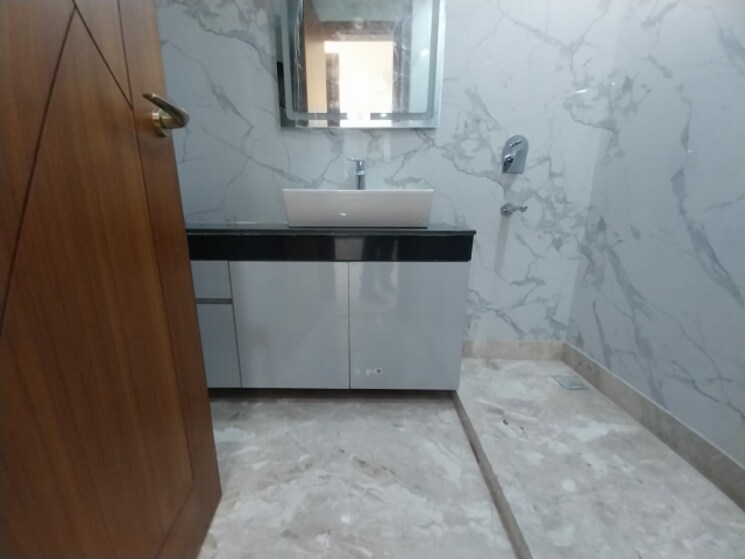 Kitchen, sarvapriya vihar 3 Bedroom 170 Sq.Yd. Builder Floor In Sarvapriya Vihar Delhi 8034228