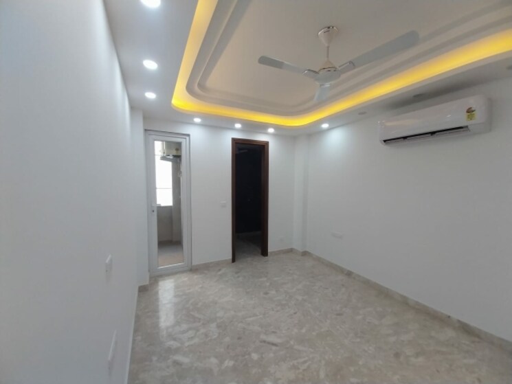 Room, sarvapriya vihar 3 Bedroom 170 Sq.Yd. Builder Floor In Sarvapriya Vihar Delhi 8034228