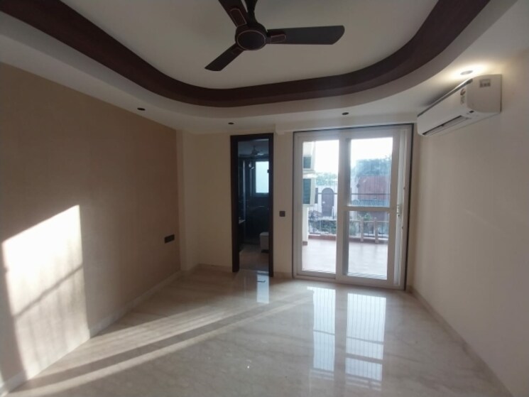 Room, sarvapriya vihar 3 Bedroom 240 Sq.Yd. Builder Floor In Sarvapriya Vihar Delhi 8034234
