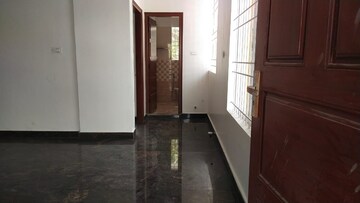 Room in 1 BHK Apartment at Halasuru – for Rent