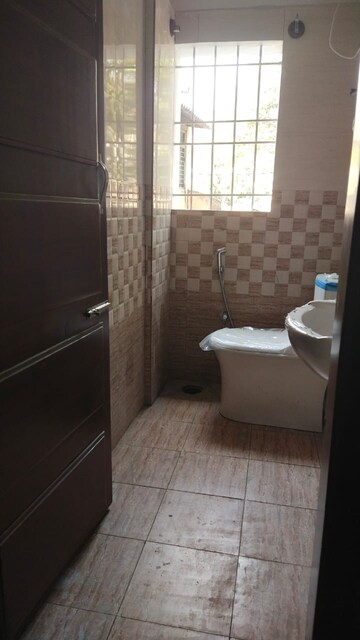 Bathroom in 1 BHK Apartment at Halasuru – for Rent