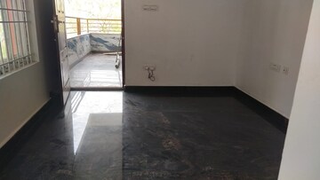 Room in 1 BHK Apartment at Halasuru – for Rent