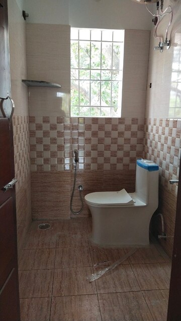 Bathroom in 1 BHK Apartment at Halasuru – for Rent