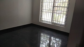 Room in 1 BHK Apartment at Halasuru – for Rent