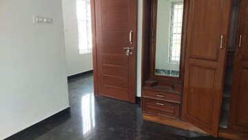 Room in 1 BHK Apartment at Halasuru – for Rent