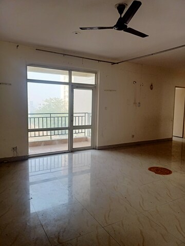 Room in 2 BHK Apartment at ERA Redwood Residency, Sector 78 – for Rent