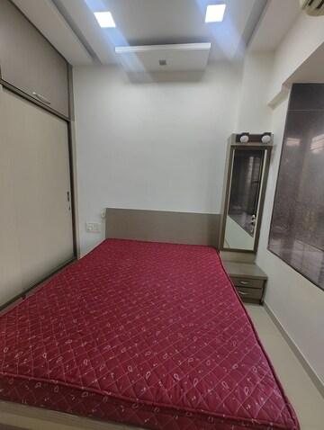 Master Bedroom in 2 BHK Apartment at Seawoods – for Rent