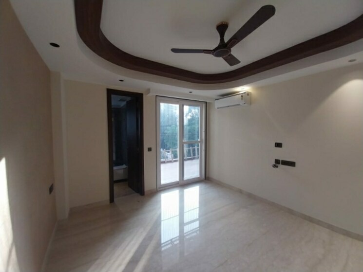 Room, sarvapriya vihar 3 Bedroom 240 Sq.Yd. Builder Floor In Sarvapriya Vihar Delhi 8034264