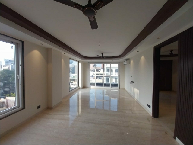 3 BHK + Servant Room Builder Floor For Sale in Sarvapriya Vihar