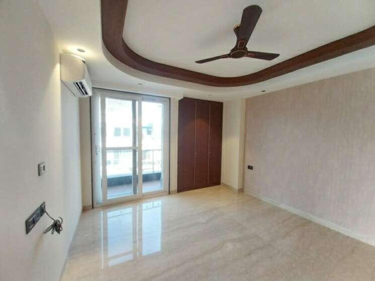 Room, sarvapriya vihar 3 Bedroom 240 Sq.Yd. Builder Floor In Sarvapriya Vihar Delhi 8034264