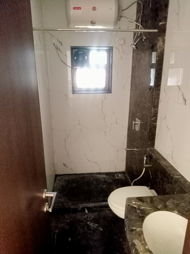 Bathroom, aristo-pearl-residency 2 Bedroom 997 Sq.Ft. Apartment In Prabhadevi Mumbai 8034269