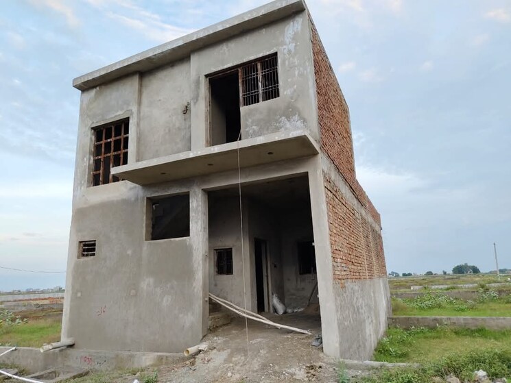 Nearby, chithara  98 Sq.Yd. Plot In Chithara Greater Noida 8034281