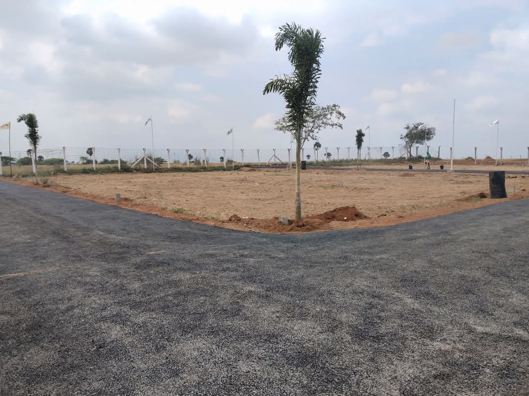Plot For Sale in Anand Niketan