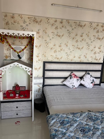 Furnished Amenities in 2 BHK Apartment at Romell Diva, Malad West – for Rent