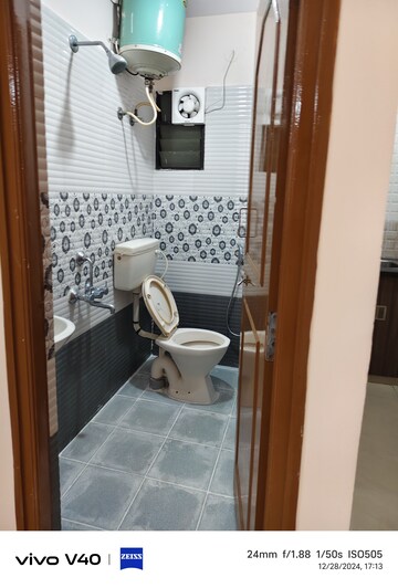 Master Bedroom in 1 BHK Builder Floor at Indiranagar – for Rent