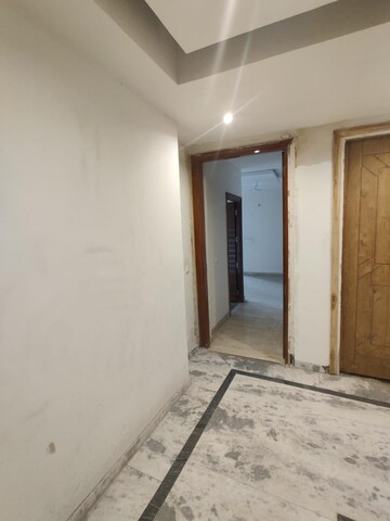 Room in 3 BHK Apartment at Shakti Khand – for Sale