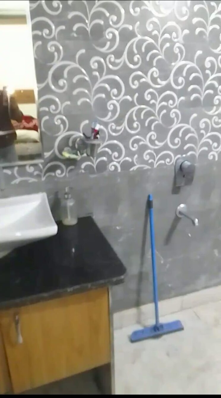 undefined, shakurpur 3 Bedroom 125 Sq.Yd. Independent House In Shakurpur Delhi 8034412