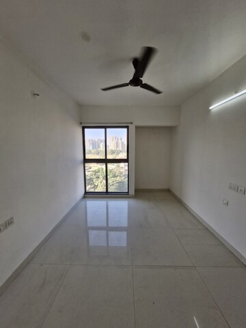 Room in 2 BHK Apartment at Lodha Casa Viva, Majiwada – for Rent