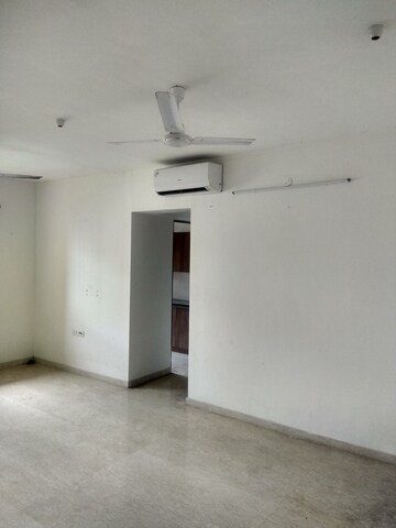 Room in 2 BHK Apartment at Lodha Splendora, Ghodbunder Road – for Rent