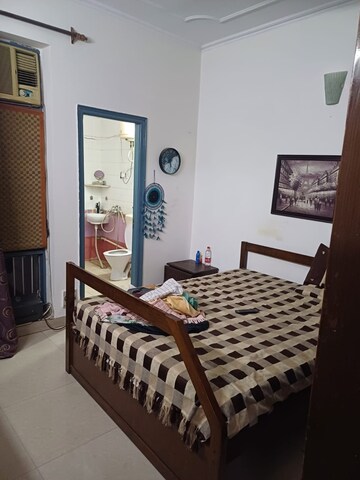 Bedroom in 3 BHK Builder Floor at SS Mayfield Gardens, Sector 51 – for Rent