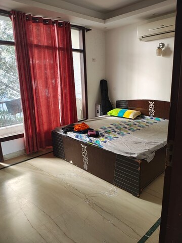 Bedroom in 3 BHK Builder Floor at SS Mayfield Gardens, Sector 51 – for Rent