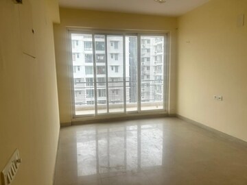 Room in 4 BHK Apartment at Amrapali Sapphire, Sector 45 – for Sale