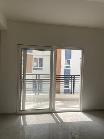 Room in 2 BHK Apartment at Ten Madhapur, Madhapur – for Rent