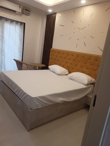 Bathroom in 1.5 BHK Builder Floor at Suncity Township Gurgaon, Sector 54 – for Rent