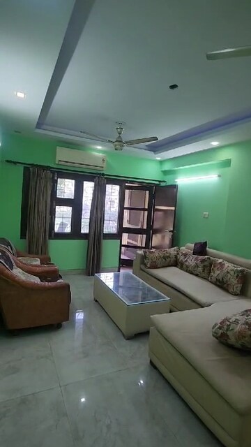 Living Room in 3.5 BHK Apartment at Mayur Vihar Phase 1 – for Rent